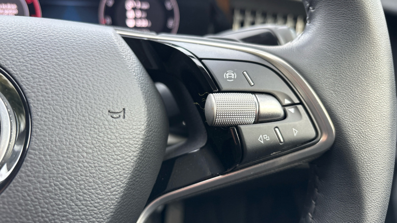 Skoda Superb 2.0 TDI SE Technology 5dr DSG Diesel Estate